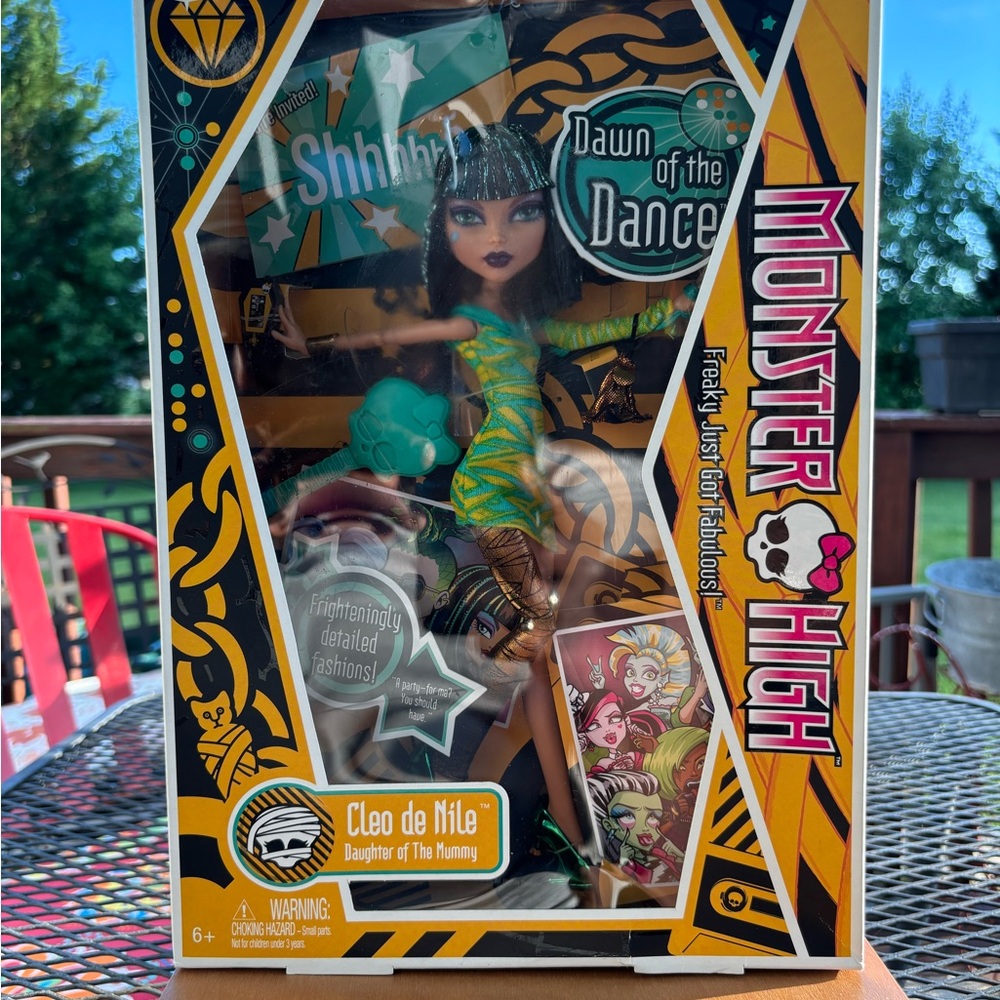 Monster High Cleo de Nile Doll Daughter of The Mummy Collectible